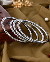 Sterope Round Oxidised Bangle