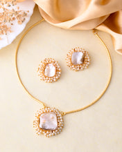 Fornax Gold Stone Necklace Set