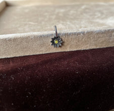 Flora Stone Clip Nosepin