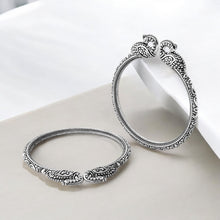 Betelgeuse Peacock Oxidised Bangle