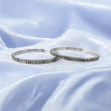 Lyra Oxidised Bangle