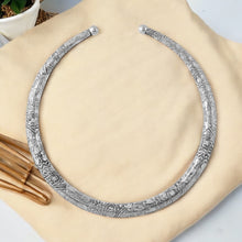 Silver Round Neck Hasli