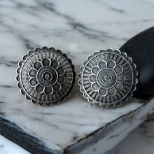 Classic Round Flower embeded Stud Earring