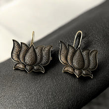 Beautiful Lotus Flower Earring