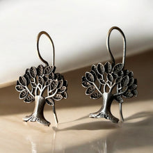 Elegant Tree Carved Earring