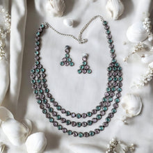 Equisite Sparkling Luxurious Three line Necklace Set