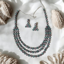 Equisite Sparkling Luxurious Three line Necklace Set