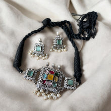 Graceful multicolor Choker Set